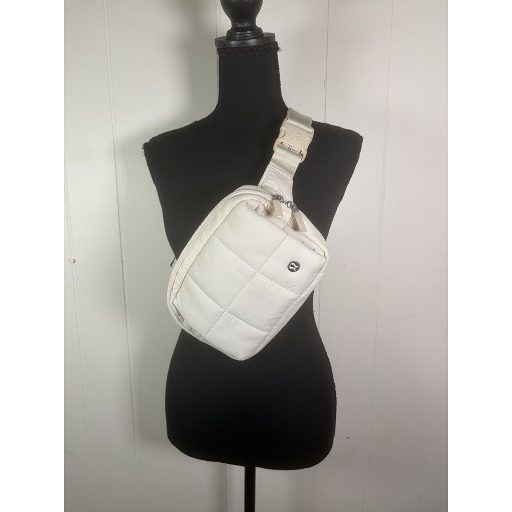 Lululemon Quilted Grid Belt Bag Hand Warmer 1.5L White Opal - Picture 2 of 12
